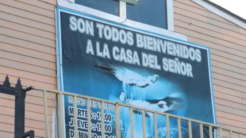 Municipio de San Bernardo desaloja ocupación ilegal liderada por supuesto pastor evangélico, quien arrendaba habitaciones en propiedad municipal.